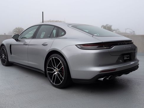 Certified 2022 Porsche Panamera 4S image 3