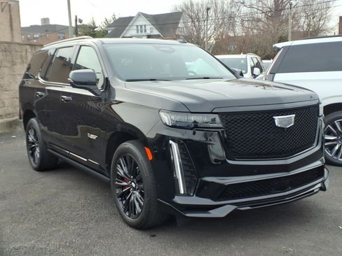 Certified 2023 Cadillac Escalade V w/ LPO, ONYX Package AWD/4WD image 3