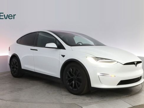 Used 2022 Tesla Model X image 13