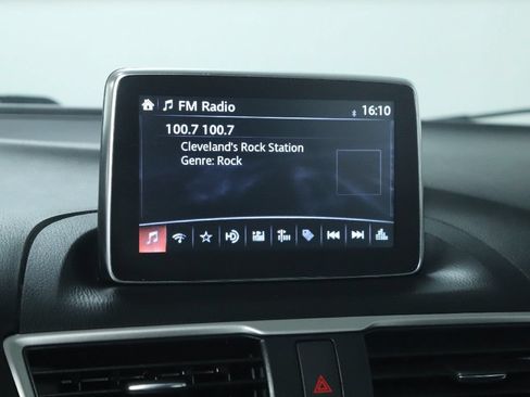 Used 2016 MAZDA MAZDA3 i Sport FWD image 23