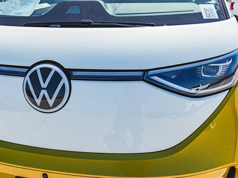 New 2025 Volkswagen ID. Buzz 1st Edition image 10