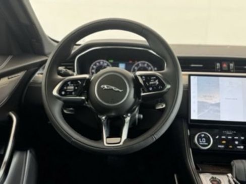 New 2026 Jaguar F-PACE R-Dynamic S image 19