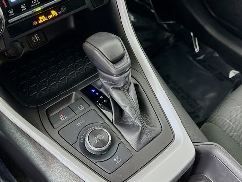 Certified 2024 Toyota RAV4 XLE image 17