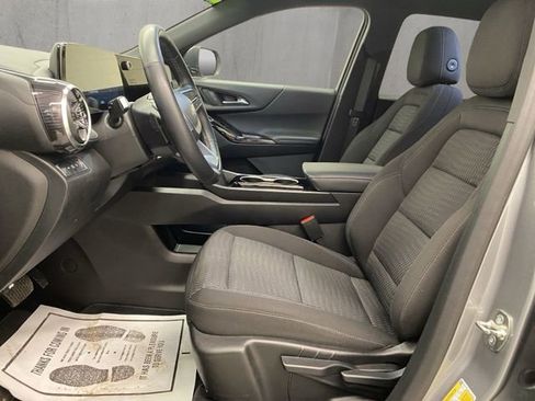 Used 2025 Chevrolet Equinox LT image 13