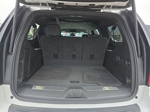 Used 2023 Chevrolet Suburban Premier image 16