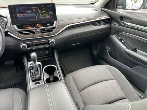 Certified 2023 Nissan Altima 2.5 SV w/ SV Premium Package AWD/4WD image 8