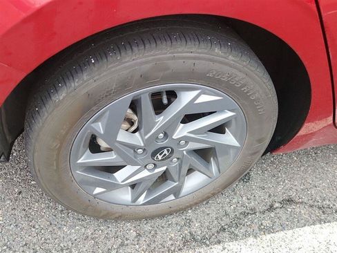 Used 2024 Hyundai Elantra SEL FWD image 7