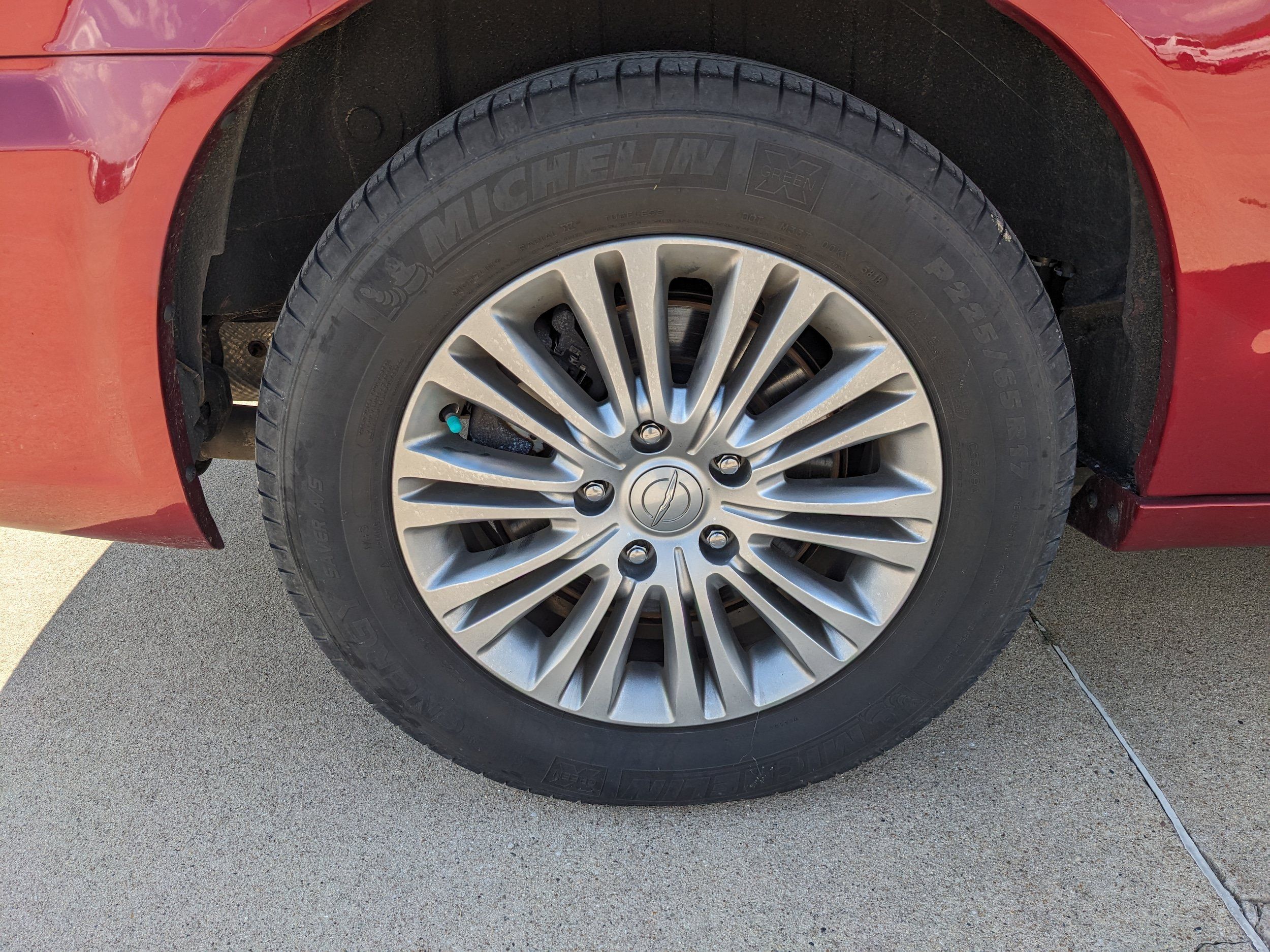 Used 2016 Chrysler Town & Country Touring-L FWD image 9