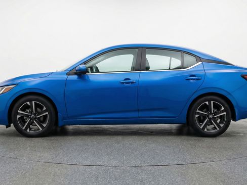 Used 2025 Nissan Sentra SV FWD image 5