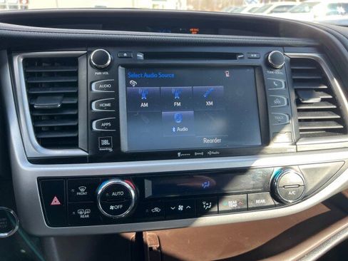 Used 2018 Toyota Highlander Limited image 13