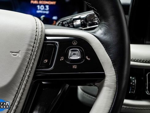 Used 2025 Lincoln Aviator Reserve image 29