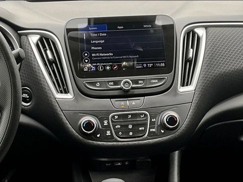 Used 2025 Chevrolet Malibu LT FWD image 9