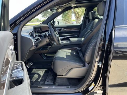 New 2026 Cadillac Vistiq Sport w/ LPO, Floor Liner Package image 11