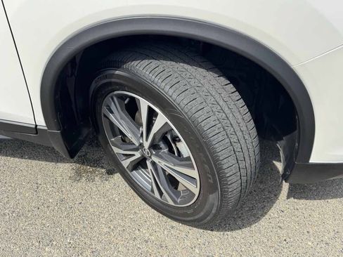 Used 2019 Nissan Rogue SV w/ Sun & Sound Touring Package AWD/4WD image 39