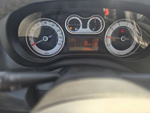 Used 2014 FIAT 500L Lounge image 22