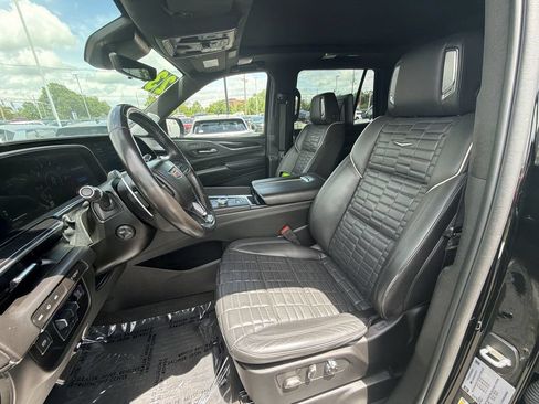 Used 2023 Cadillac Escalade V AWD/4WD image 11