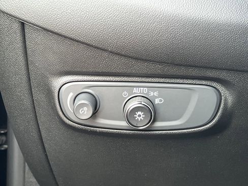 Used 2022 Chevrolet Equinox RS w/ RS Leather Package image 31