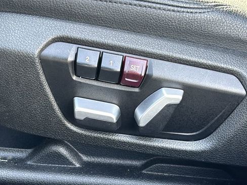 Used 2017 BMW 320i Sedan w/ Driver Assistance Package image 20