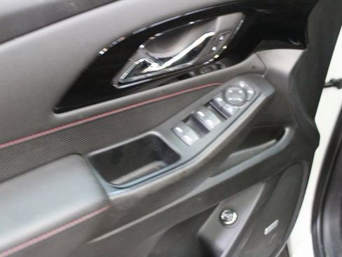 Used 2023 Chevrolet Traverse RS image 15
