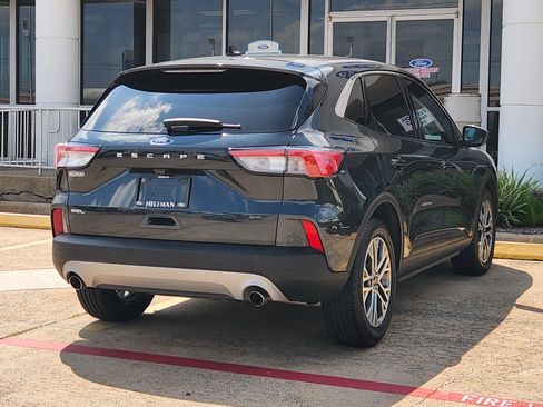 Used 2022 Ford Escape SEL w/ Technology Package FWD image 4