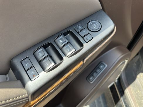 Used 2016 GMC Yukon Denali w/ Open Road Package image 23