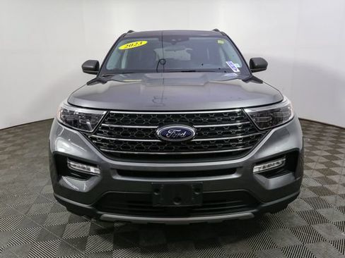 Used 2023 Ford Explorer XLT w/ Equipment Group 202A AWD/4WD image 4