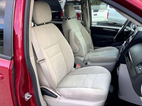 Used 2016 Dodge Grand Caravan SE w/ Quick Order Package 29E SE image 6