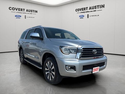 Used 2021 Toyota Sequoia Limited w/ Safety & Convenience Package AWD/4WD image 7