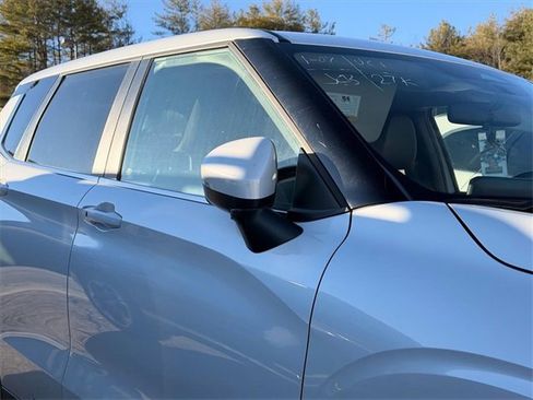 Used 2024 Mitsubishi Outlander SE image 18