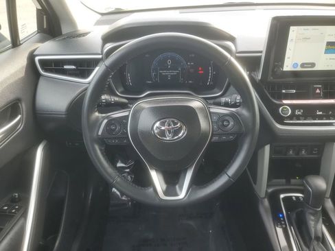 Used 2025 Toyota Corolla Cross XLE AWD/4WD image 15