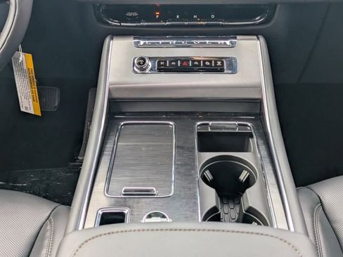 New 2026 Lincoln Aviator 2WD w/ Jet Appearance Package image 18