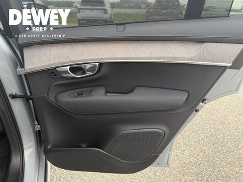 Used 2026 Volvo XC90 B6 Ultra w/ Protection Package Premier AWD/4WD image 38