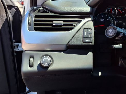 Used 2015 Chevrolet Tahoe LT RWD image 18