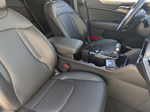 Certified 2025 Kia Sportage EX w/ Premium Package image 8