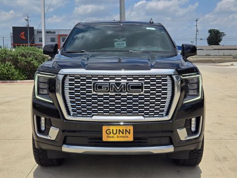 Used 2023 GMC Yukon XL Denali AWD/4WD image 2