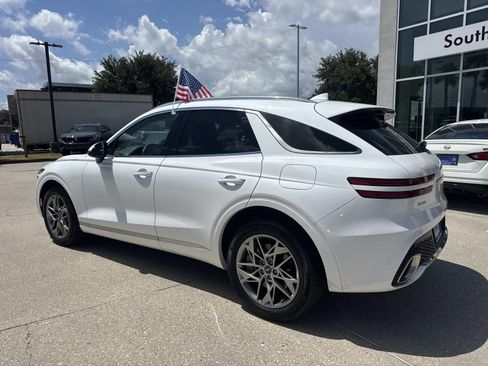 Used 2025 Genesis GV70 2.5T AWD/4WD image 7