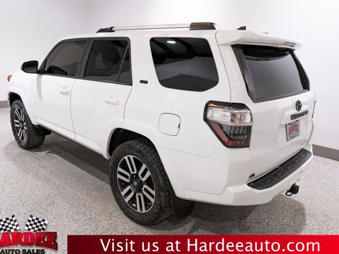 Used 2020 Toyota 4Runner SR5 Premium w/ Moonroof Package RWD image 3