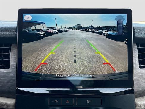 Used 2024 Ford Expedition Limited image 16