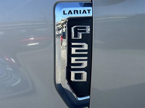 Used 2017 Ford F250 Lariat w/ Chrome Package image 7