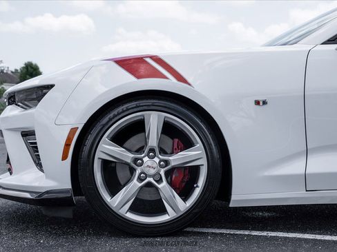 Used 2017 Chevrolet Camaro SS RWD image 4