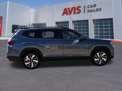 Used 2025 Volkswagen Atlas SE image 7