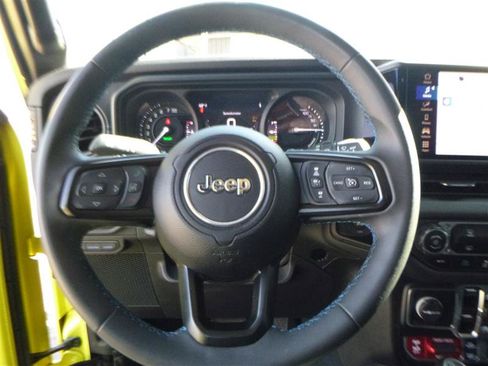 Used 2024 Jeep Wrangler Unlimited Rubicon 4xe AWD/4WD image 11