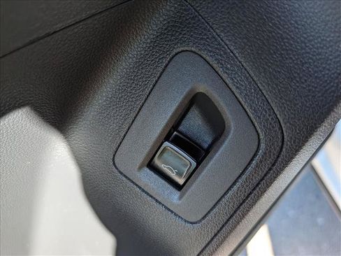 Used 2023 Volkswagen Atlas SE w/ Panoramic Sunroof Package FWD image 34