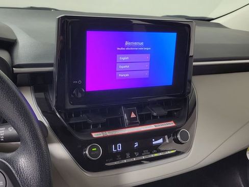 Used 2025 Toyota Corolla LE FWD image 28