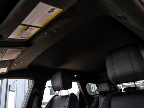 Used 2021 Land Rover Range Rover Evoque R-Dynamic S image 28