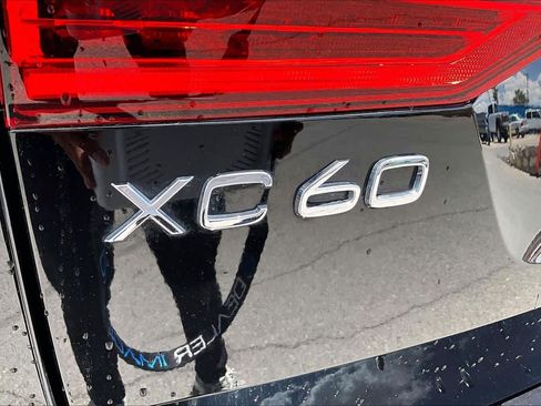 Used 2024 Volvo XC60 B5 Core AWD/4WD image 31