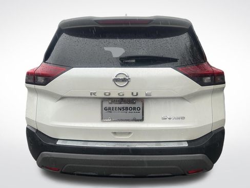 Used 2021 Nissan Rogue SV image 4