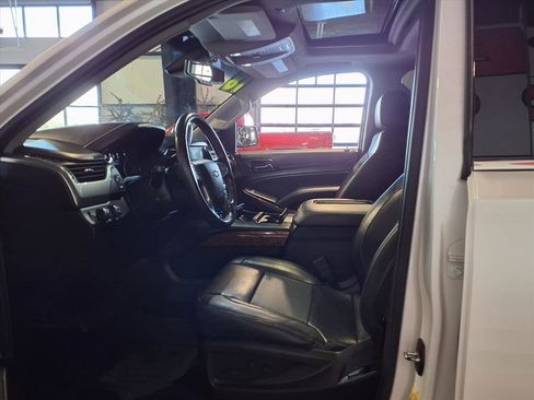 Used 2018 Chevrolet Suburban Premier image 22