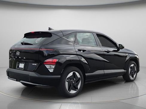 Used 2025 Hyundai Kona SE FWD image 7