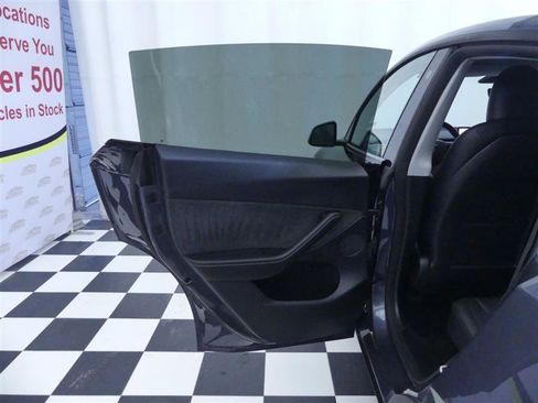 Used 2023 Tesla Model Y Long Range AWD/4WD image 27